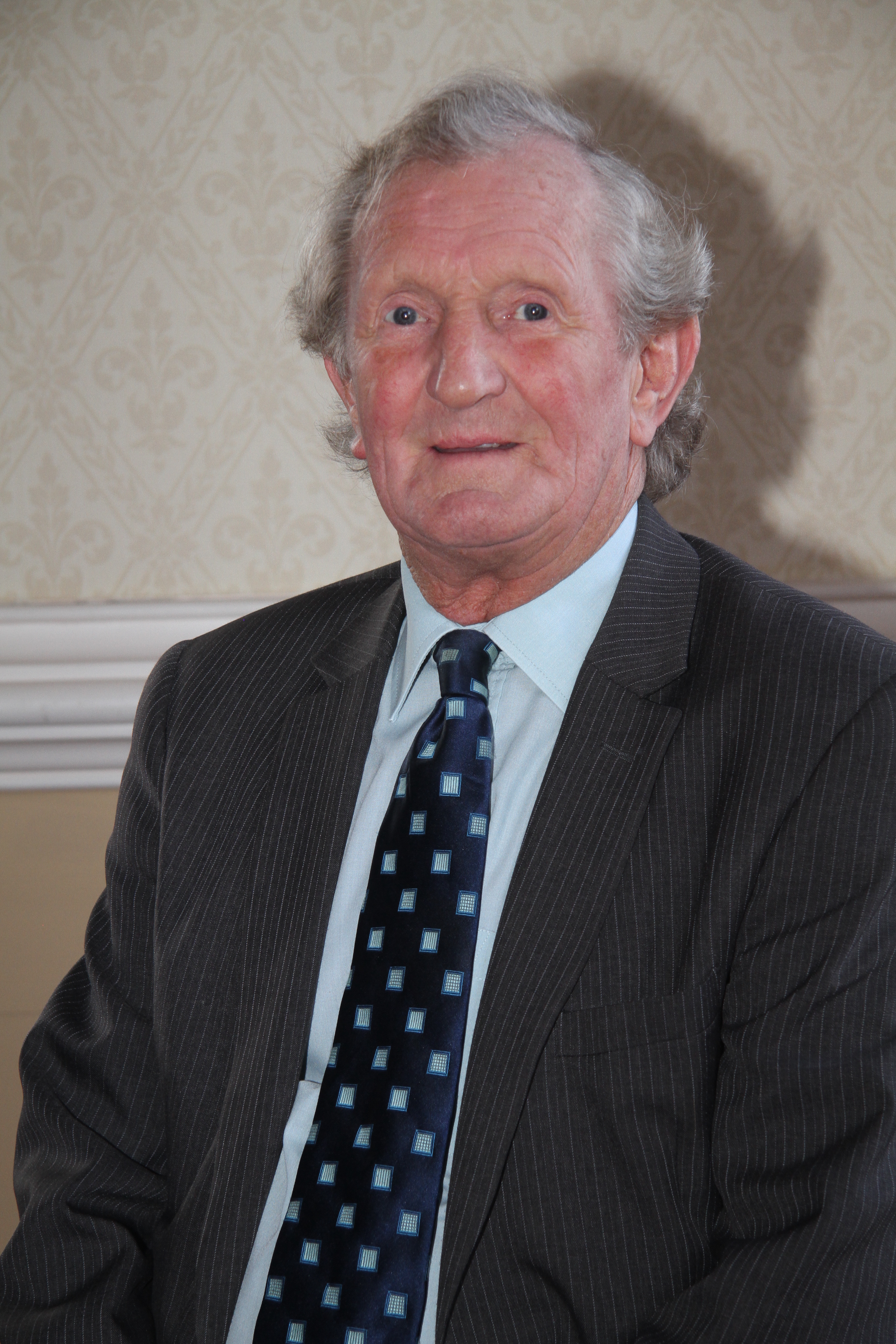 Chairman pays tribute to the late Councillor, Gerald Luxton