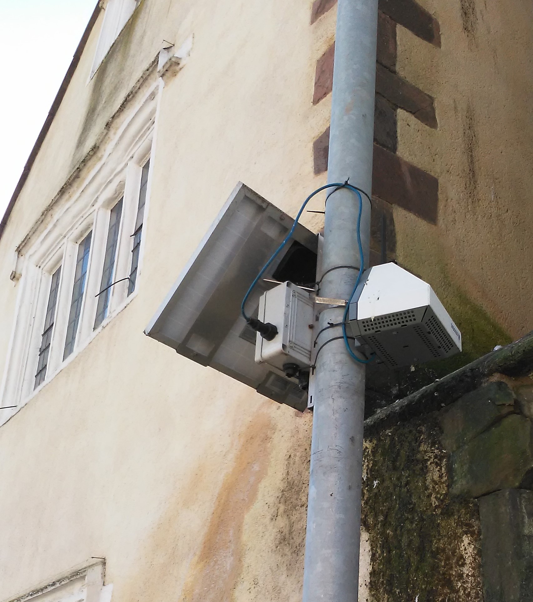 Device to measure air pollutants 